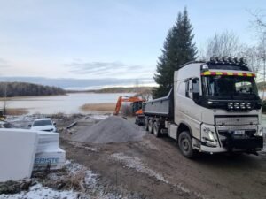 Volvo FH (2023) – Samun Koneurakointi
